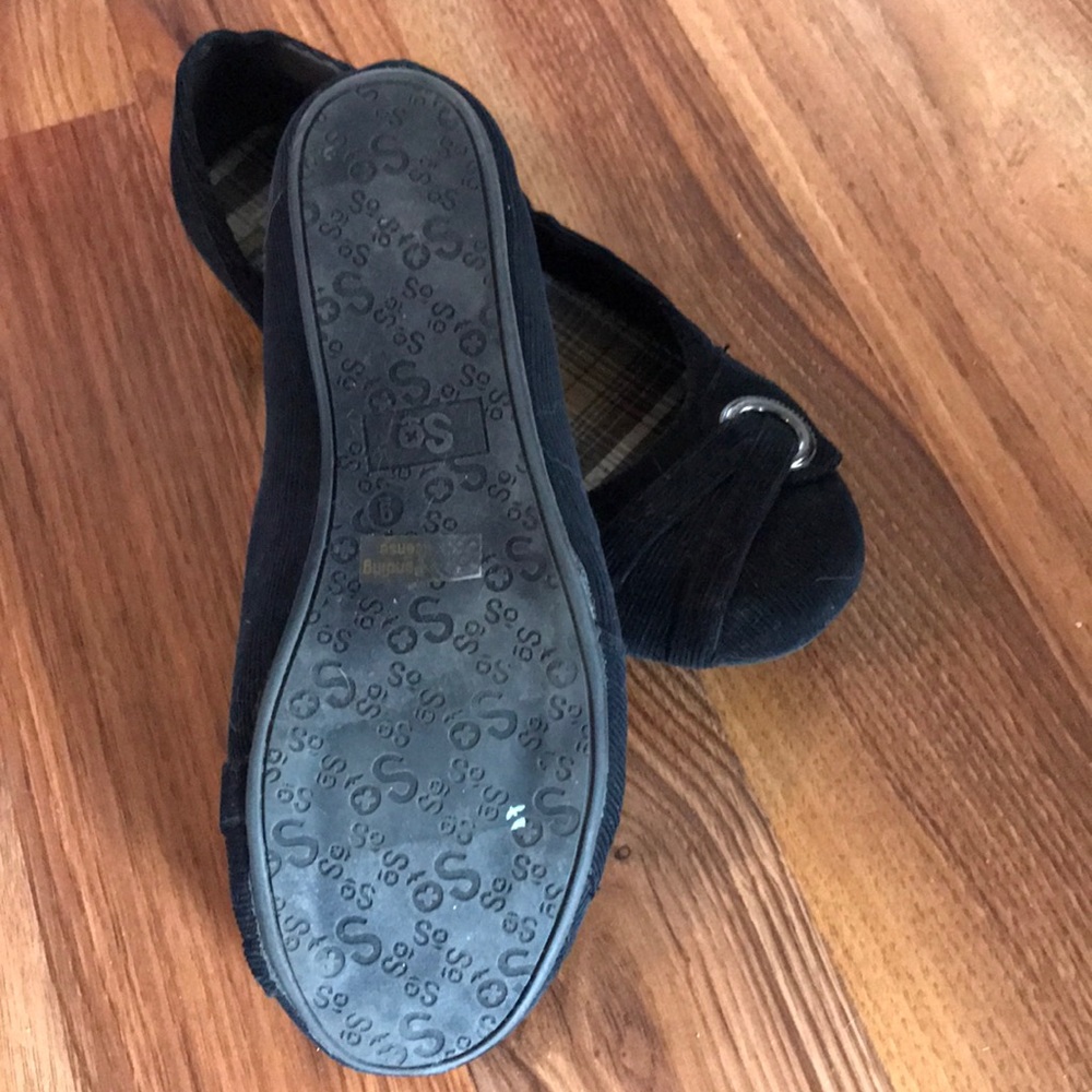 Black flats - Picture 3 of 4
